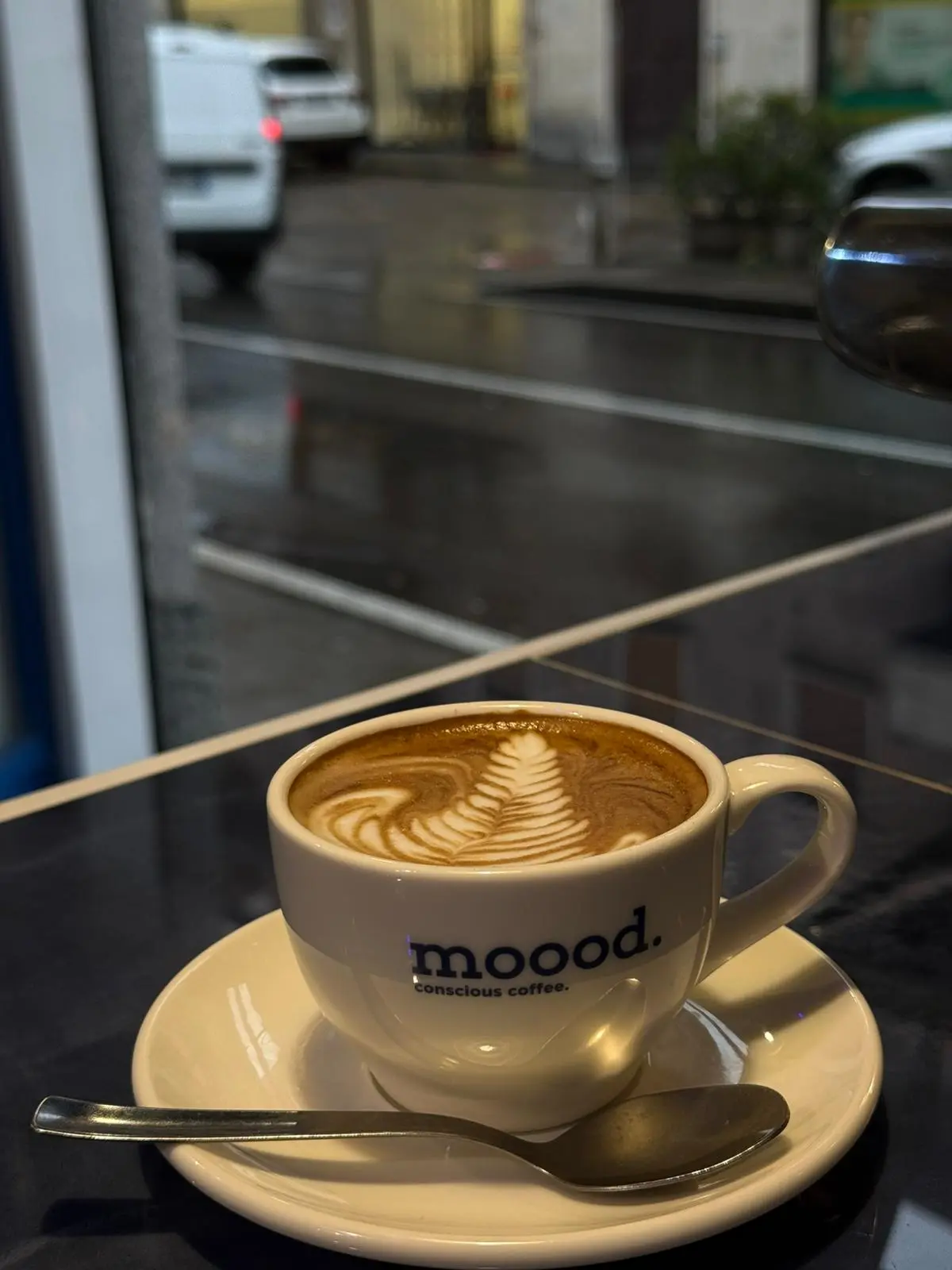 Cappuccino con latte art – Qahwat Blu Caffè